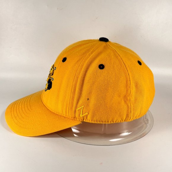 Vtg Wichita State Shockers NCAA Fitted 7 1/2 Cap Hat Zephyr Logo Mens WSU 90s - Picture 3 of 16